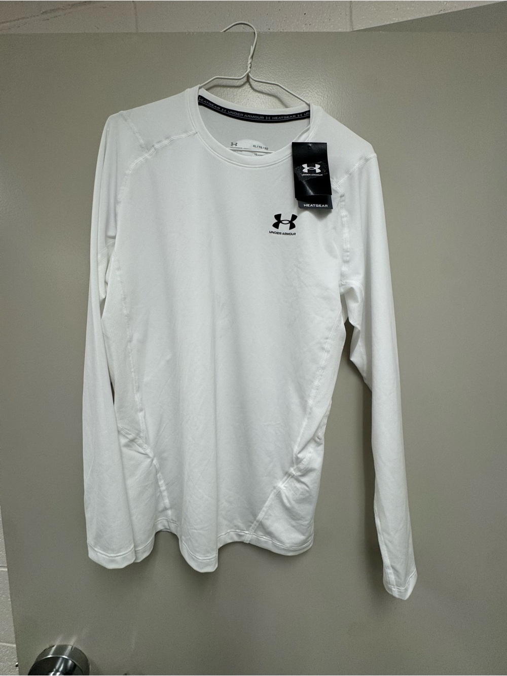 Under Armour Heatgear Size X-Large Long Sleeve Compression Retails $35